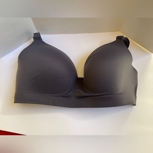 SOMA Enbliss wireless gray bra size 38C.
